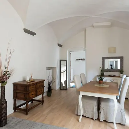 Palazzo Roselli Cecconi Apartment