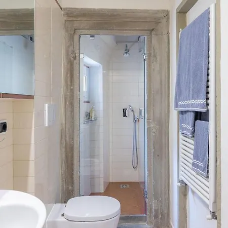 Palazzo Roselli Cecconi דירה *