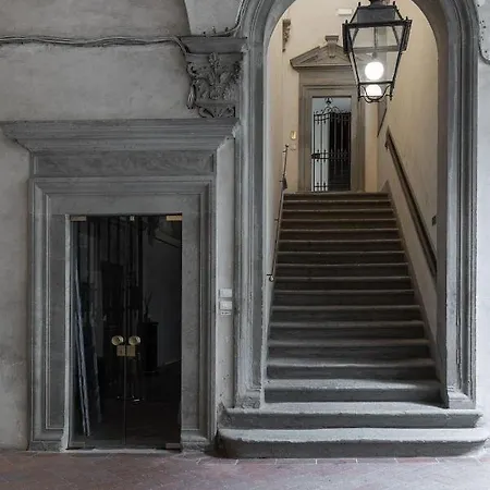 Palazzo Roselli Cecconi *